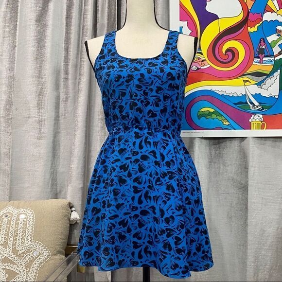 🌟 REFORMED Blue Heart Printed Dress backless - Picture 1 of 4